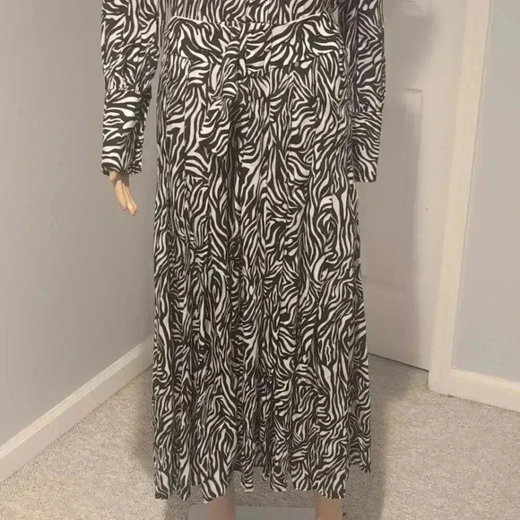 Zara zebra print maxi dress - Picture 5 of 15